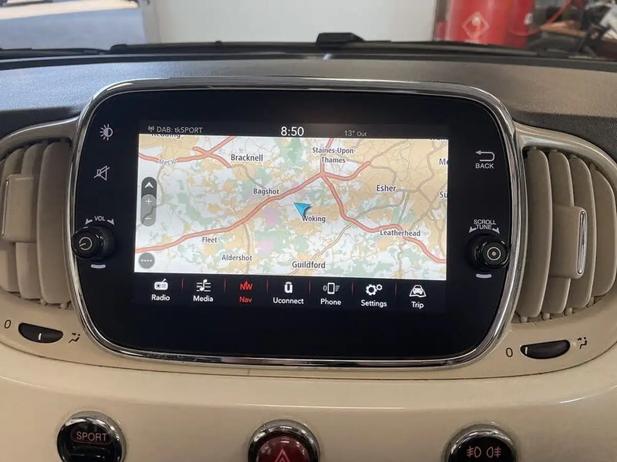 2017-fiat-500c-09-lounge-105bhp-big-16