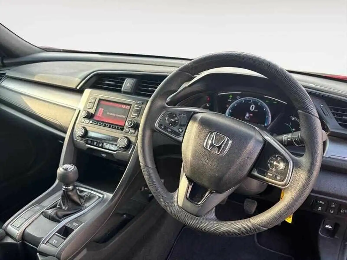 2019-honda-civic-10-vtec-turbo-se-hatchback-5d-big-3