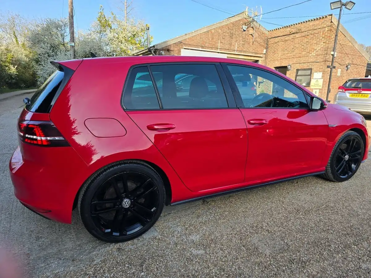 2015-volkswagen-golf-20tdi-gtd-bmt-hatchback-5d-big-3