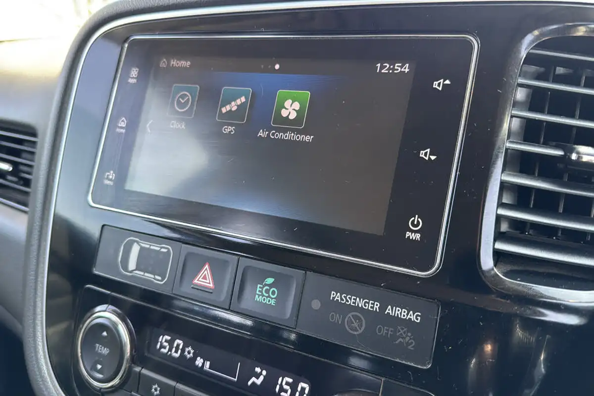 2018-mitsubishi-outlander-20-4h-phev-big-45