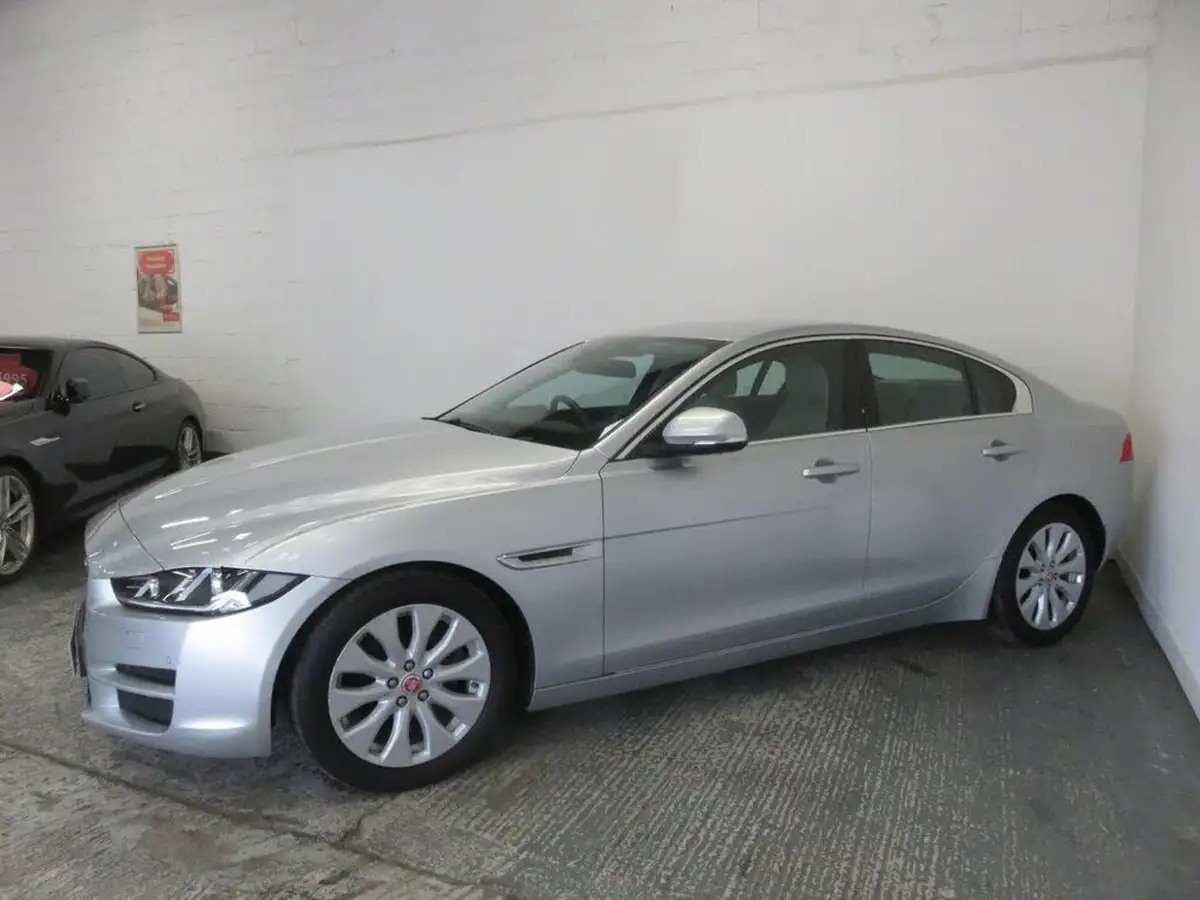 2015-jaguar-xe-20td-portfolio-163ps-auto-big-3