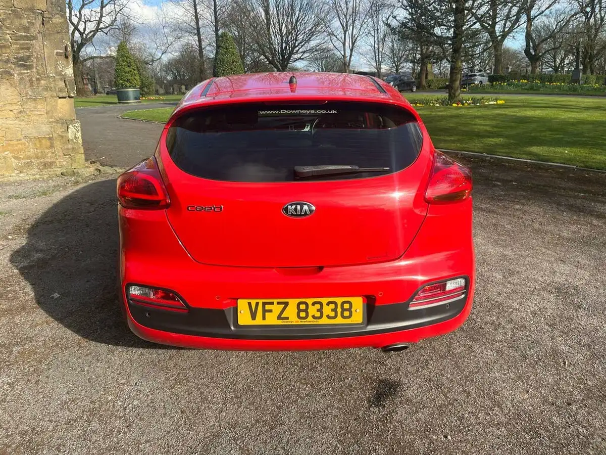 2015-kia-pro-ceed-14-sr7-gdi-1396cc-big-52