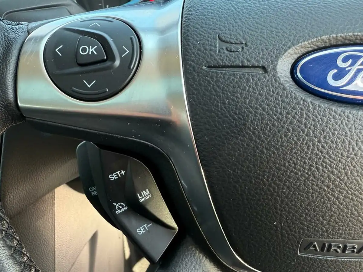 2013-ford-focus-16-titanium-x-182ps-hatchback-big-34