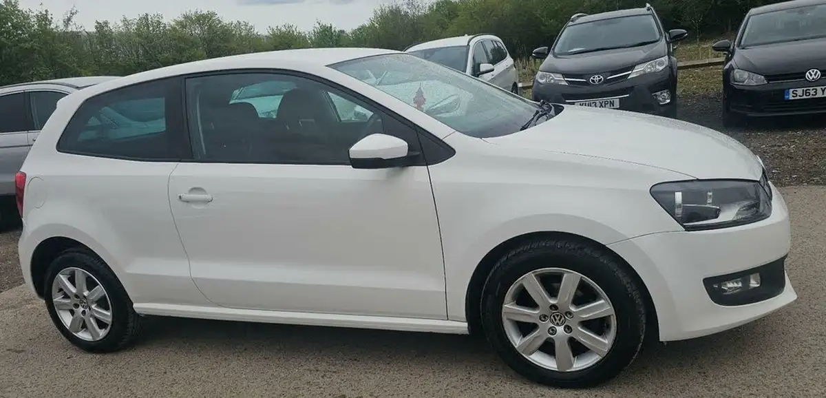 2012-volkswagen-polo-12-match-60ps-3d-big-0