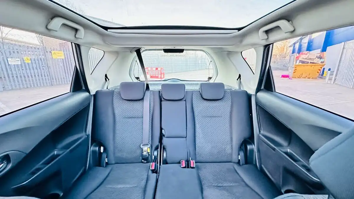 2011-toyota-verso-s-133-t-spirit-big-31