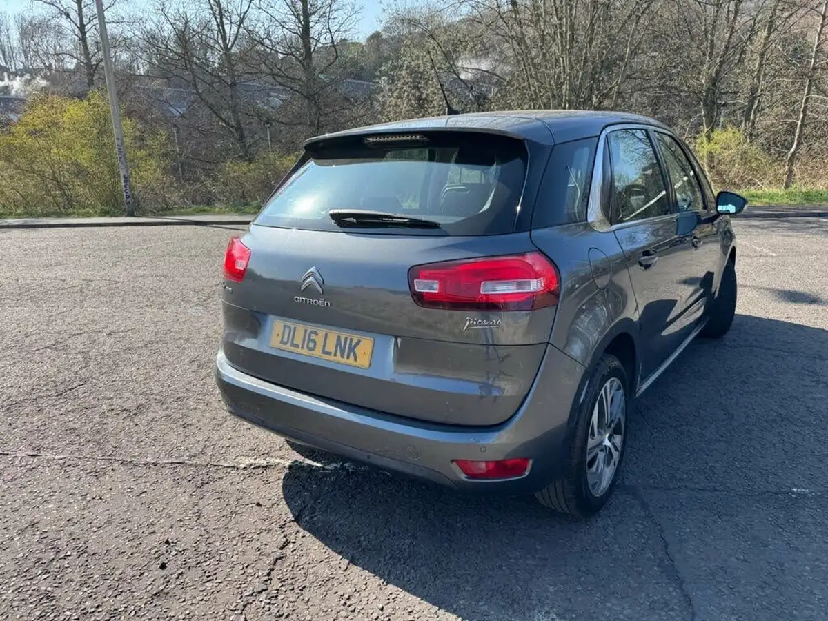 2016-citroen-c4-picasso-16bluehdi-exclusive-big-8