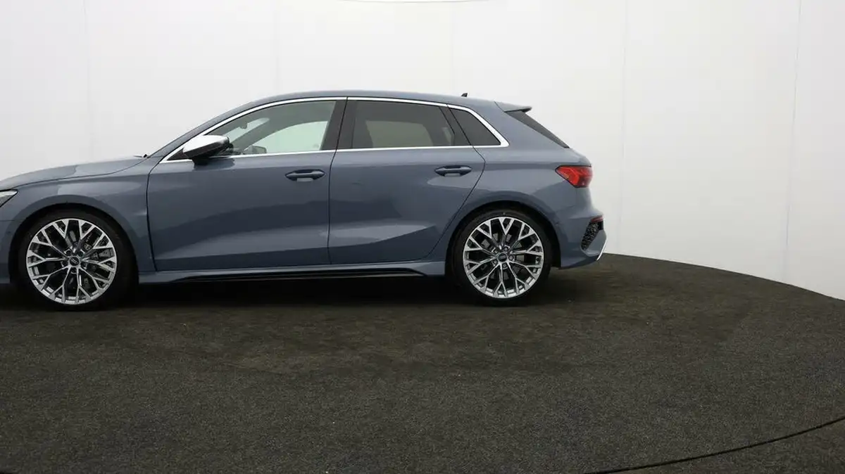 2022-audi-rs3-25-tfsi-sportback-5d-big-4