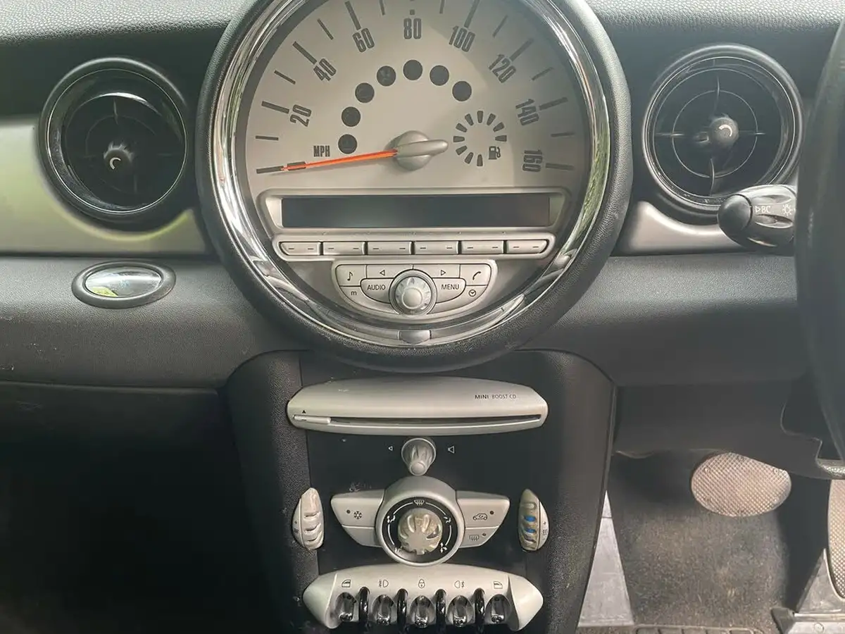 2009-mini-cooper-14-one-95bhp-auto-big-2