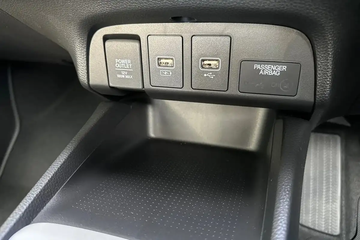 2024-honda-jazz-15-i-mmd-elegance-big-35