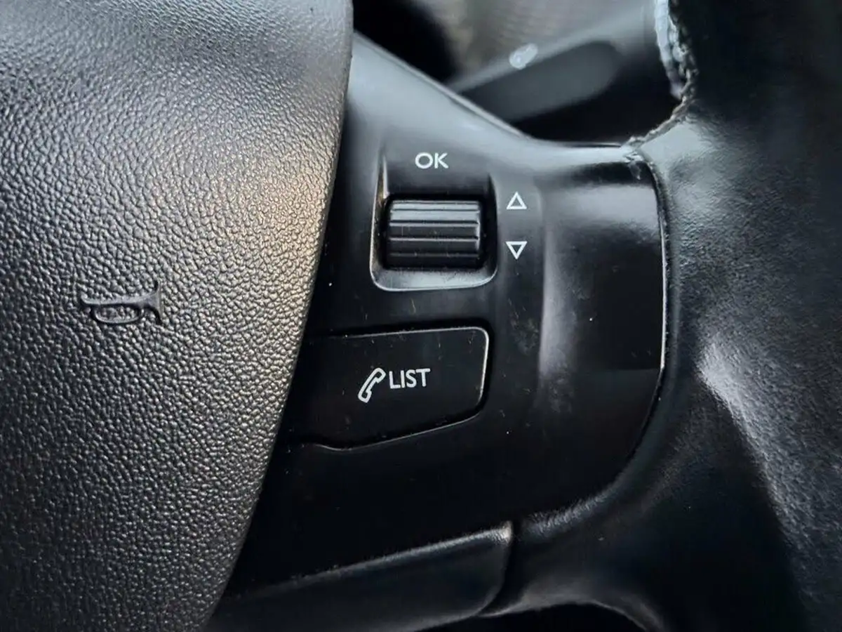 2016-peugeot-2008-crossover-12-puretech-allure-82bhp-big-7