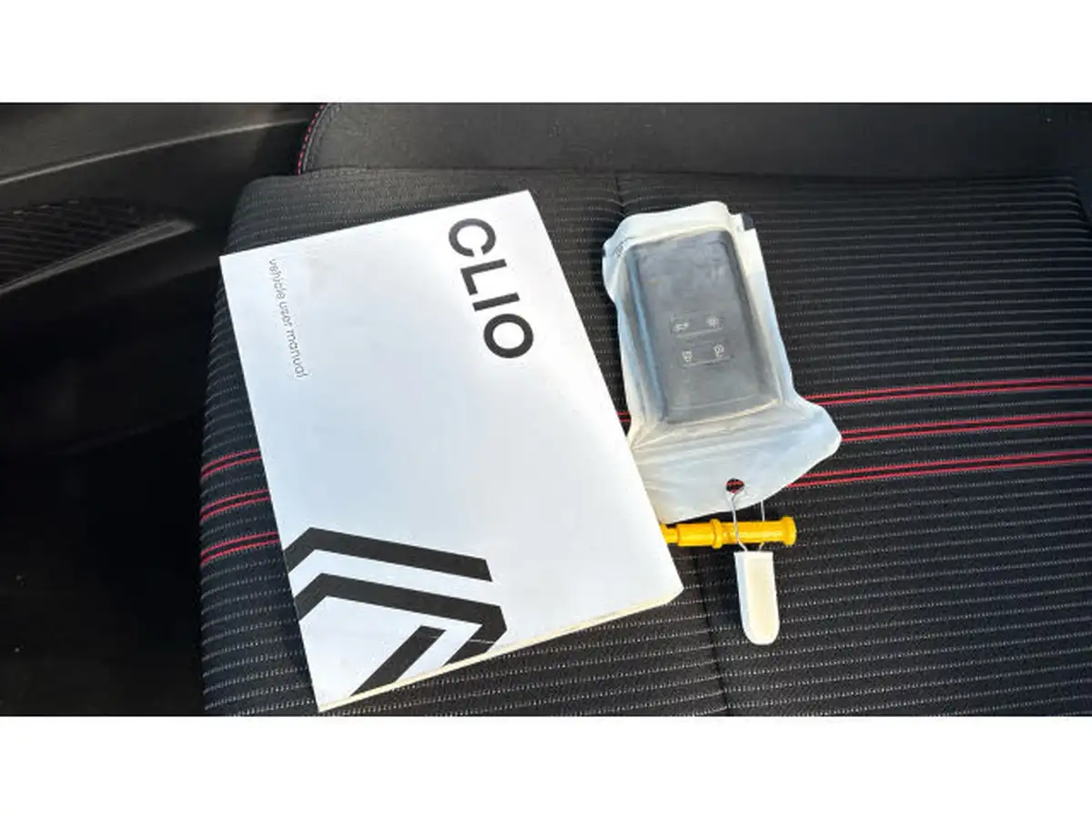 2022-renault-clio-16-rs-line-140ps-rs-line-e-tech-hybrid-big-18