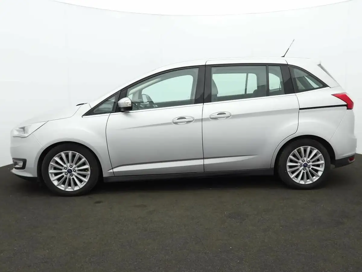 2017-ford-grand-c-max-15tdci-titanium-1498cc-big-3