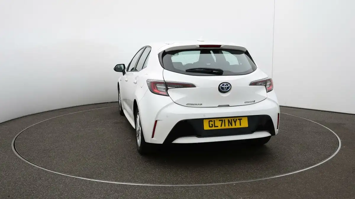 2022-toyota-corolla-18-vvt-i-icon-tech-trk-hatchback-5d-big-51