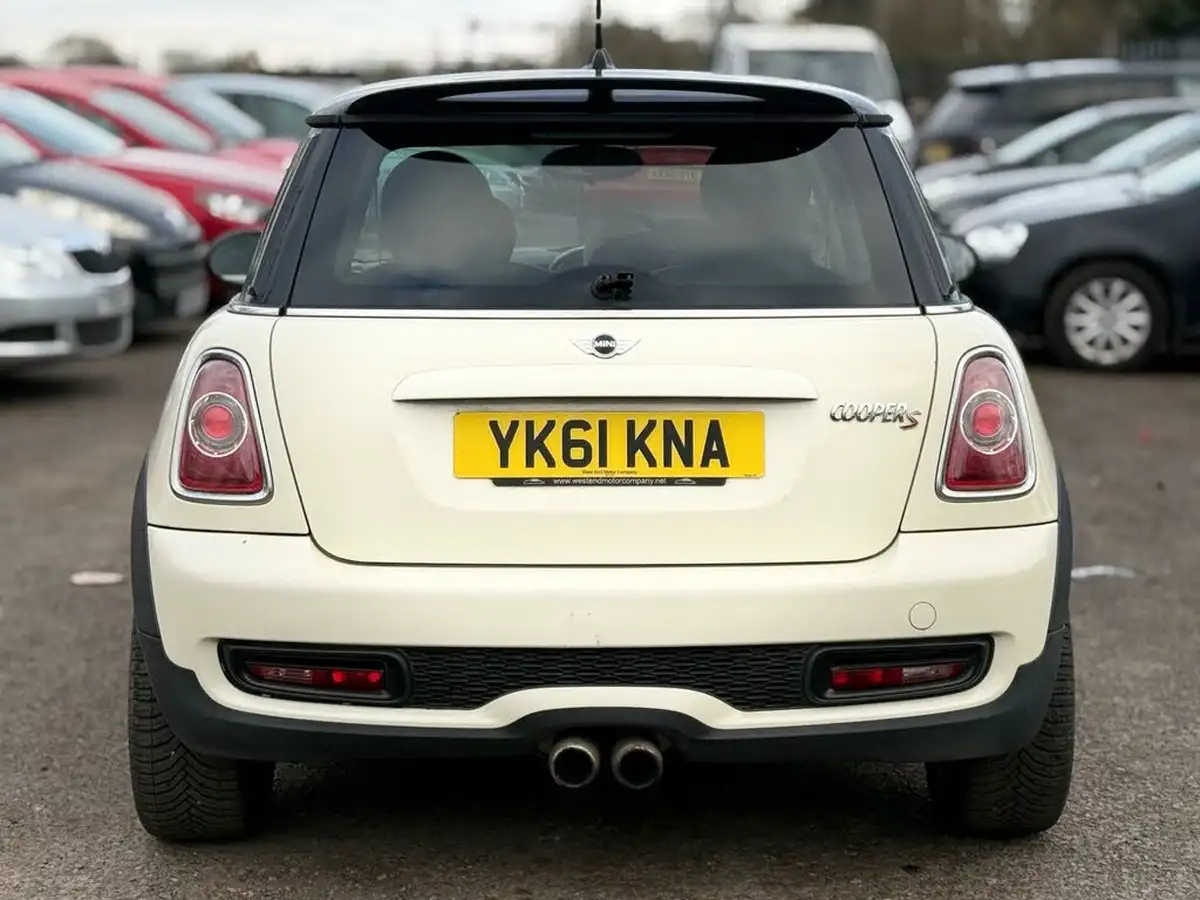 2011-mini-cooper-16-cooper-s-hatchback-3d-big-9