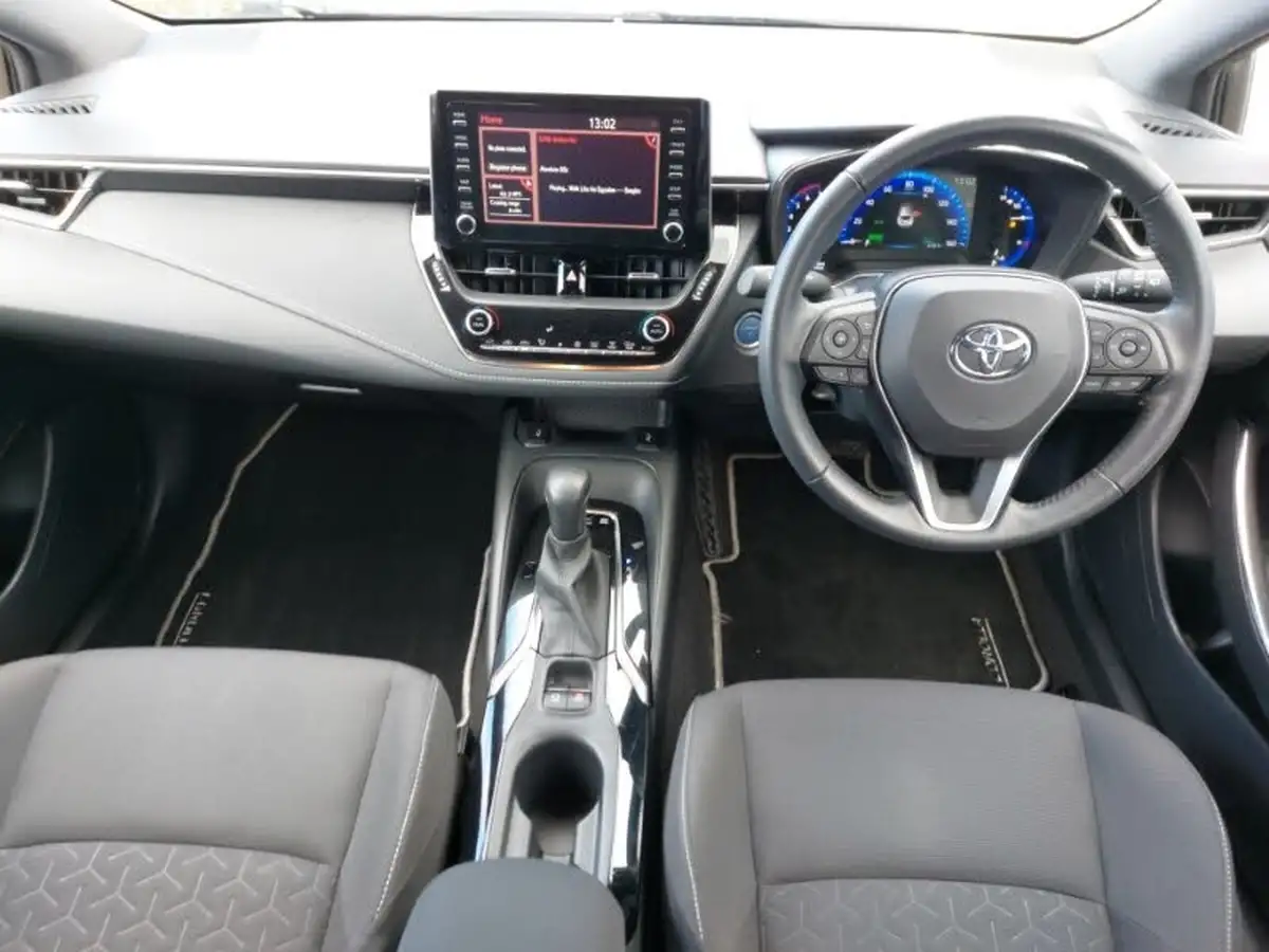 2021-toyota-corolla-18-vvt-i-icon-trk-hatchback-5d-big-2