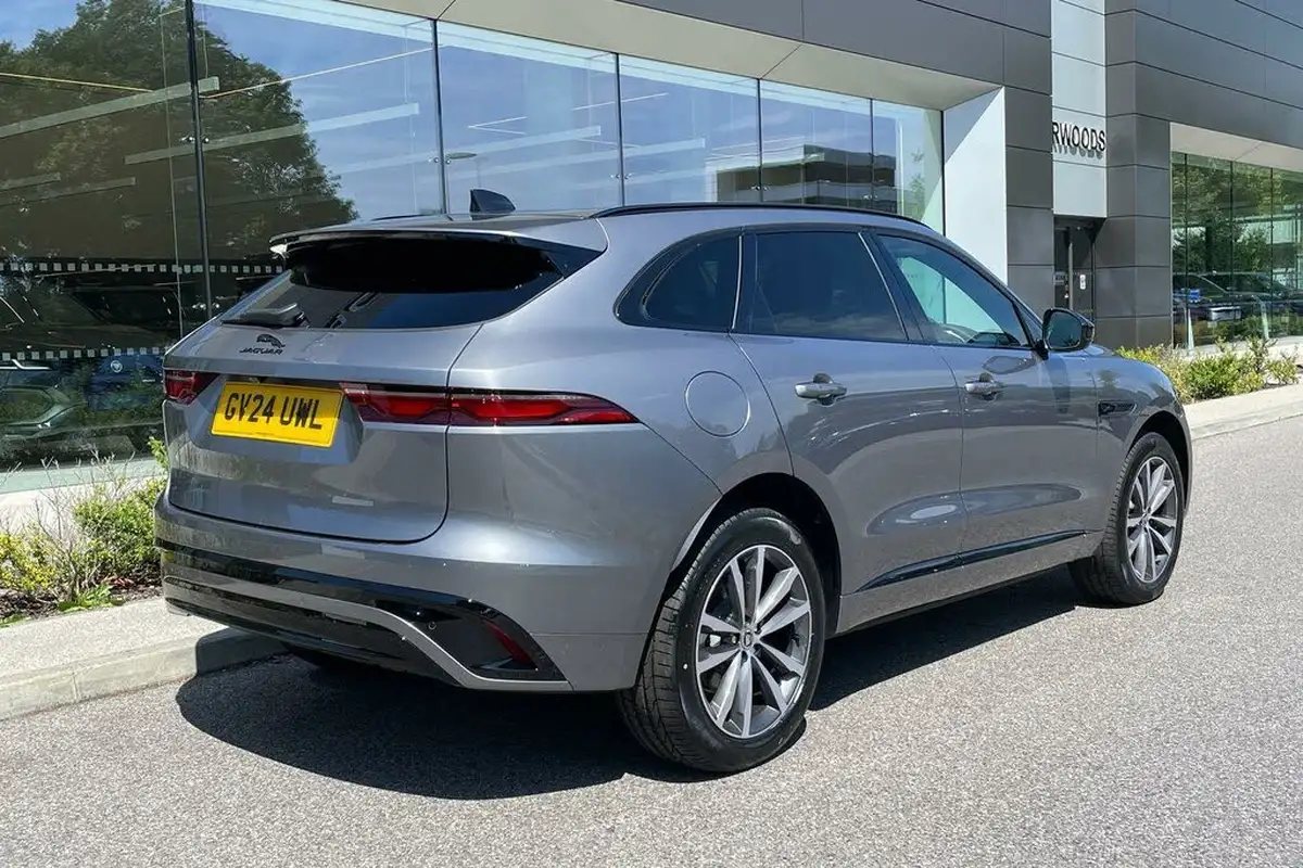 2024-jaguar-f-pace-20-d200-r-dynamic-se-black-big-9