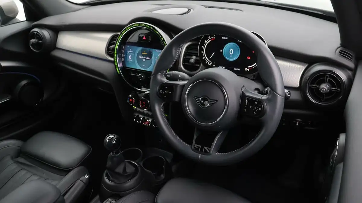 2022-mini-cooper-15-cooper-exclusive-hatchback-3d-big-8