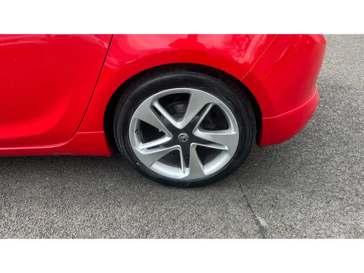 2013-vauxhall-astra-16-limited-edition-big-24