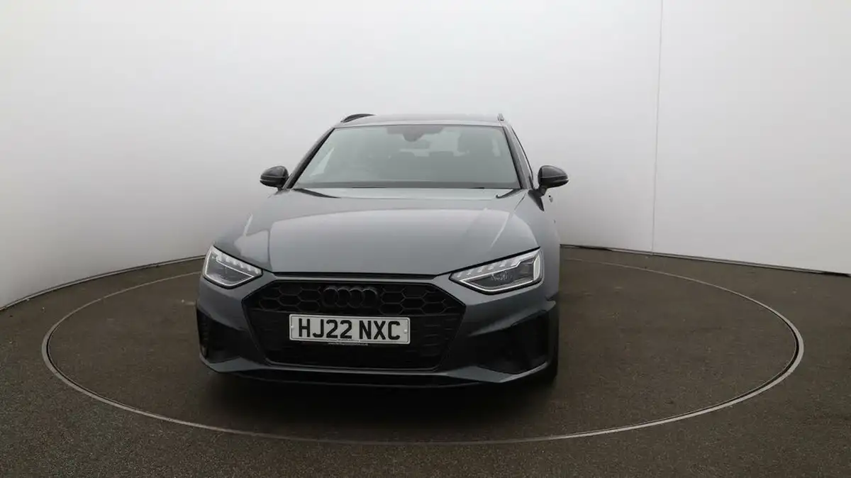 2022-audi-a4-avant-20-35-tfsi-black-edition-s-tronic-big-31