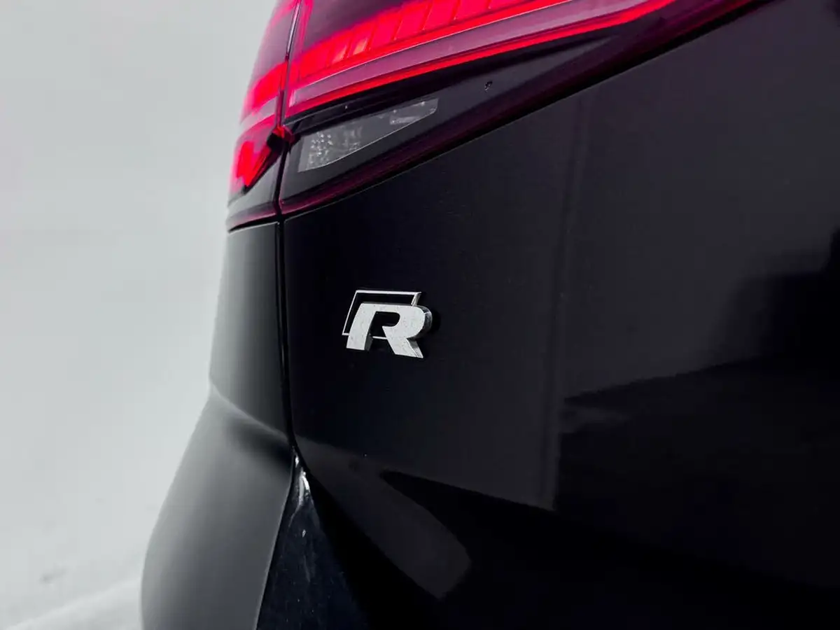 2018-volkswagen-golf-20-tsi-r-hatchback-5d-dsg-big-9