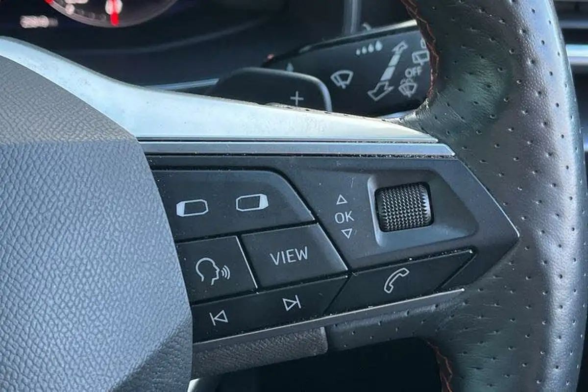 2020-seat-leon-15-etsi-fr-first-edition-hatchback-big-36
