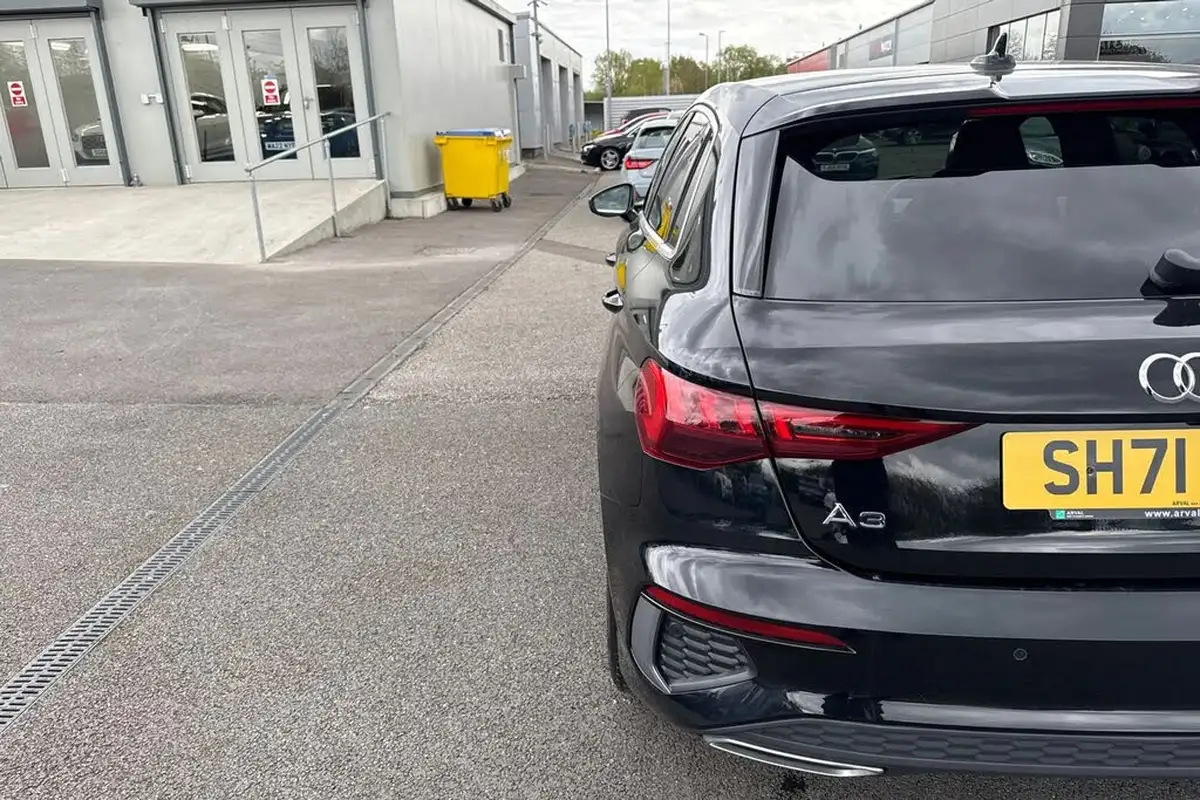 2022-audi-a3-14-40-tfsi-e-s-line-big-30