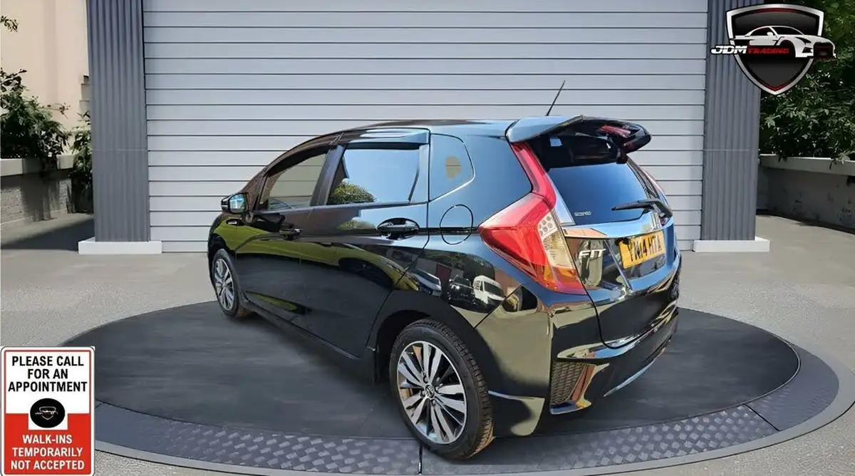 2014-honda-jazz-14-ex-cvt-big-5