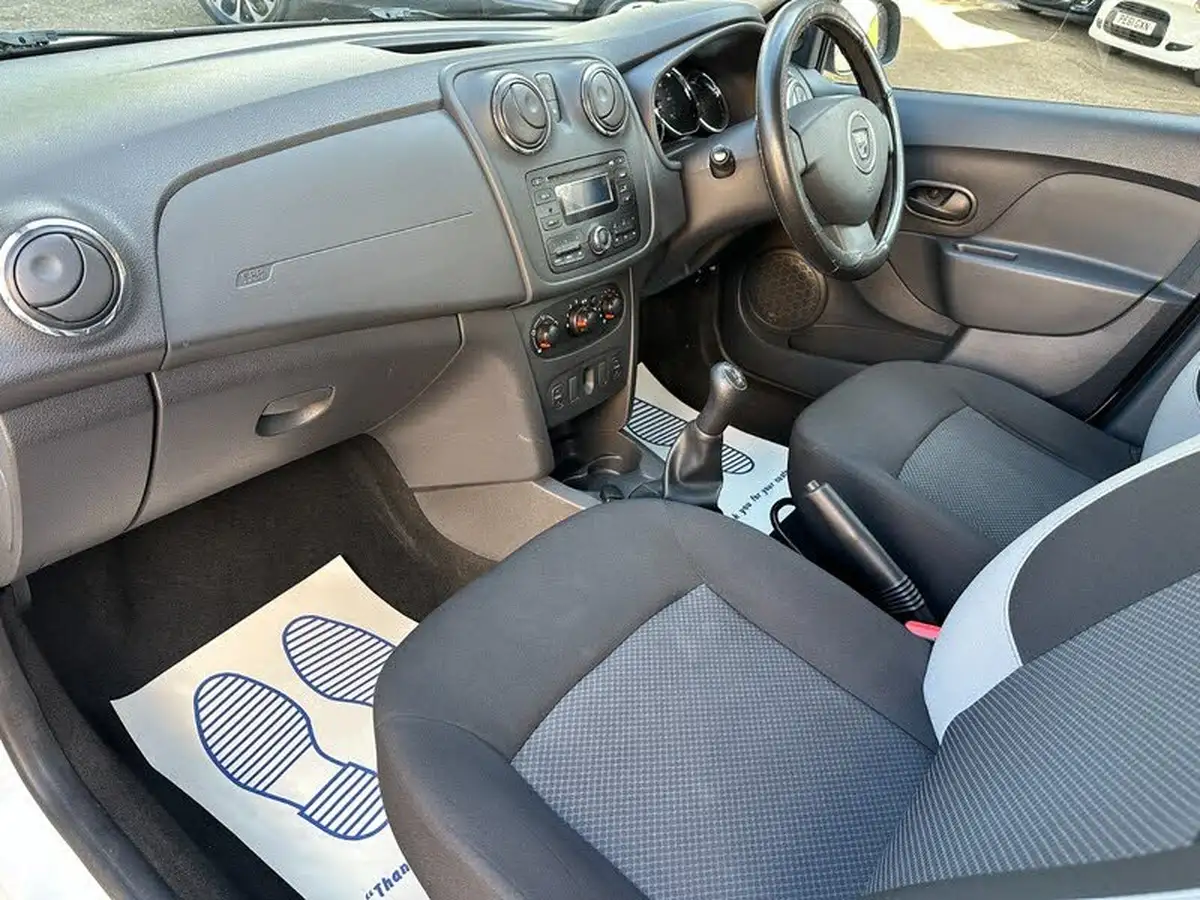 2016-dacia-sandero-12-ambiance-big-15