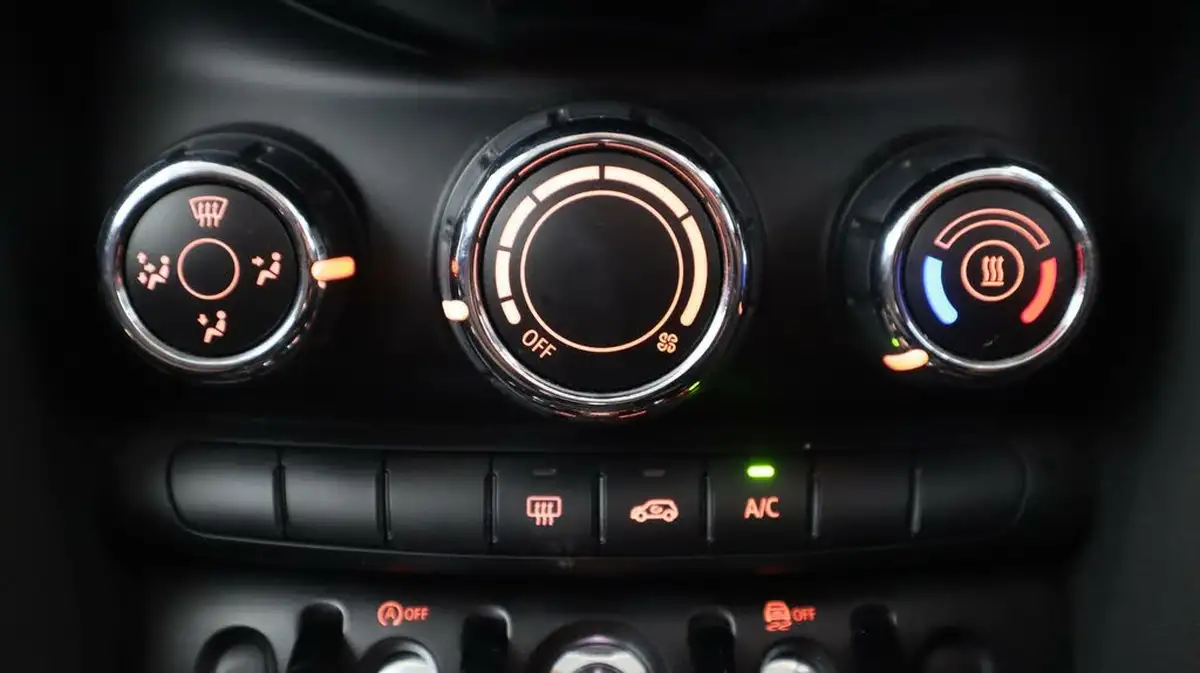 2022-mini-cooper-15-one-classic-5d-big-12