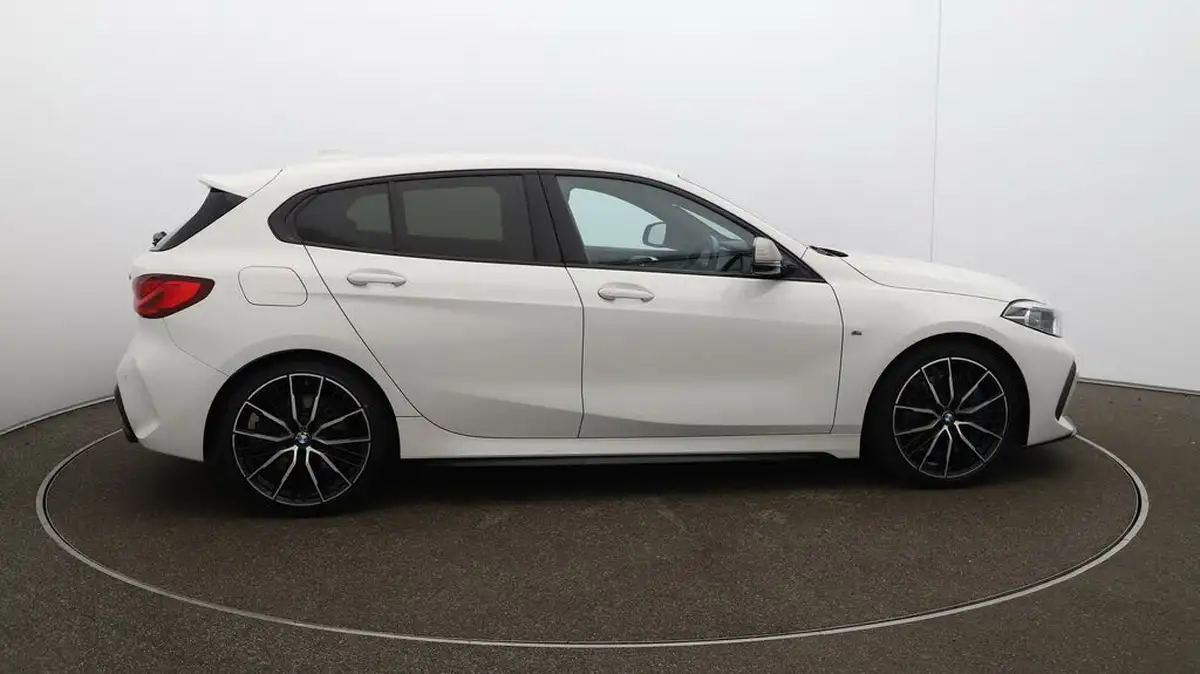2022-bmw-1-series-20-m135i-xdrive-big-42