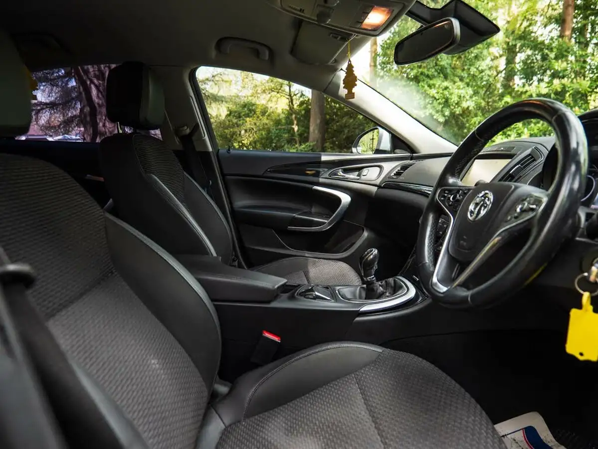 2013-vauxhall-insignia-20cdti-tech-line-140ps-ecoflex-ss-hatchback-5d-big-8
