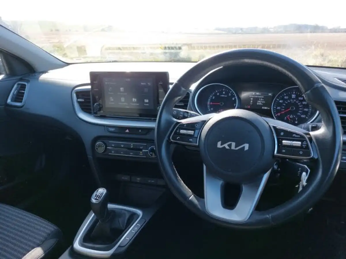 2022-kia-xceed-10-t-gdi-2-big-6