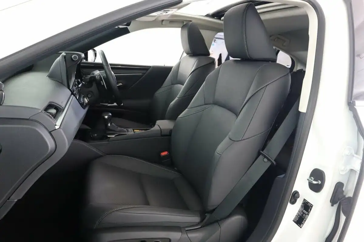 2024-lexus-es-300h-big-46