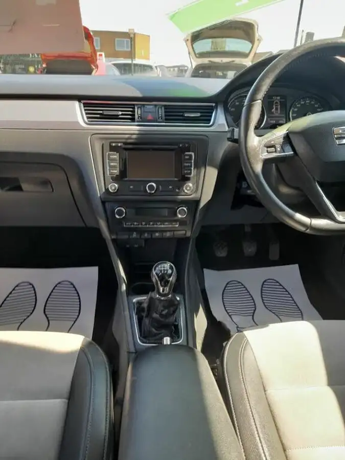 2014-seat-toledo-12-i-tech-big-13