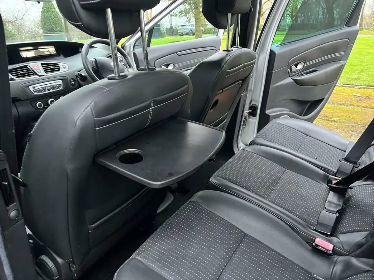 2011-renault-scenic-16-dynamique-tom-tom-big-13