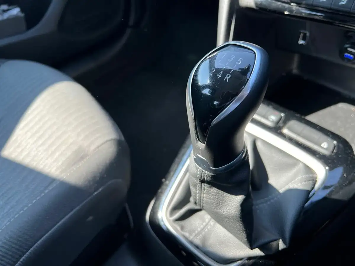 2022-vauxhall-corsa-12i-design-big-16