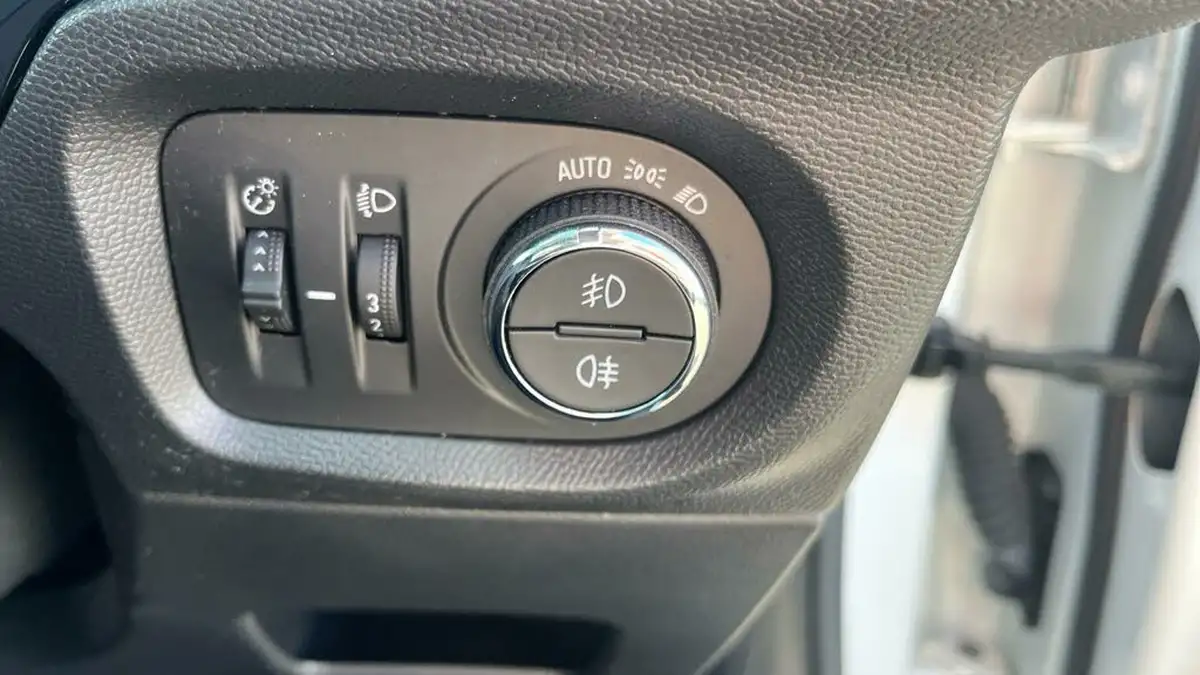 2021-vauxhall-corsa-12i-elite-nav-big-21