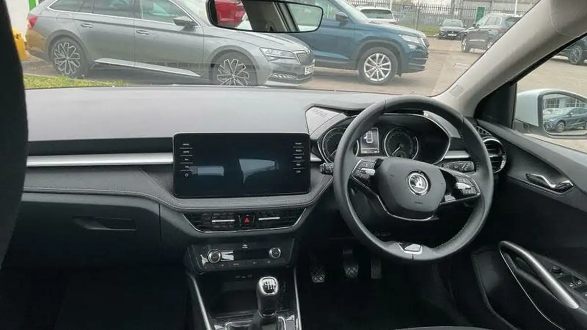 2022-skoda-fabia-10-tsi-se-l-110ps-hatchback-big-5