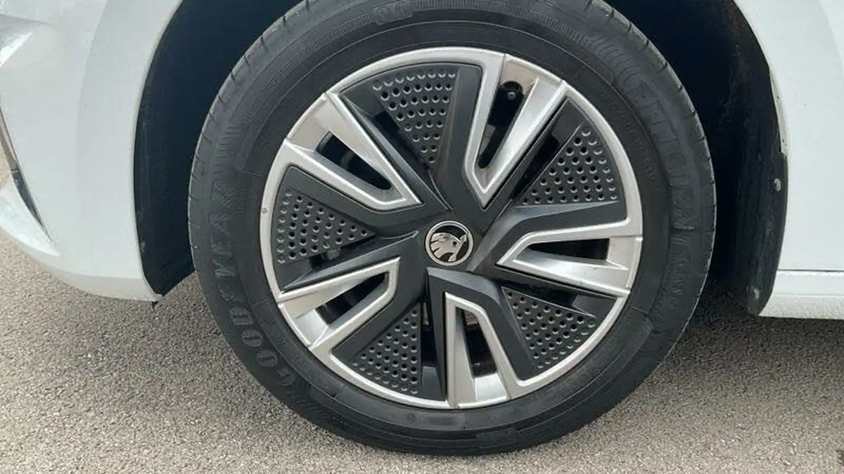 2022-skoda-fabia-10-tsi-se-l-110ps-hatchback-big-29