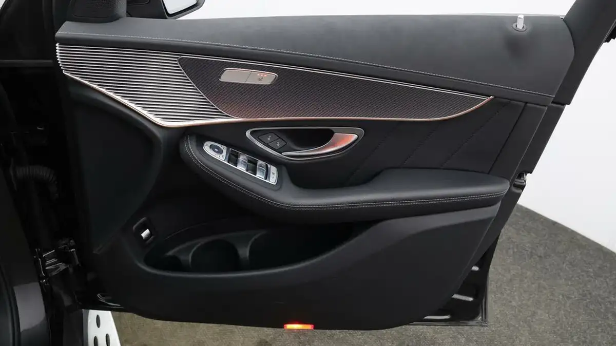 2021-mercedes-benz-eqc-e-eqc-400-amg-line-big-14