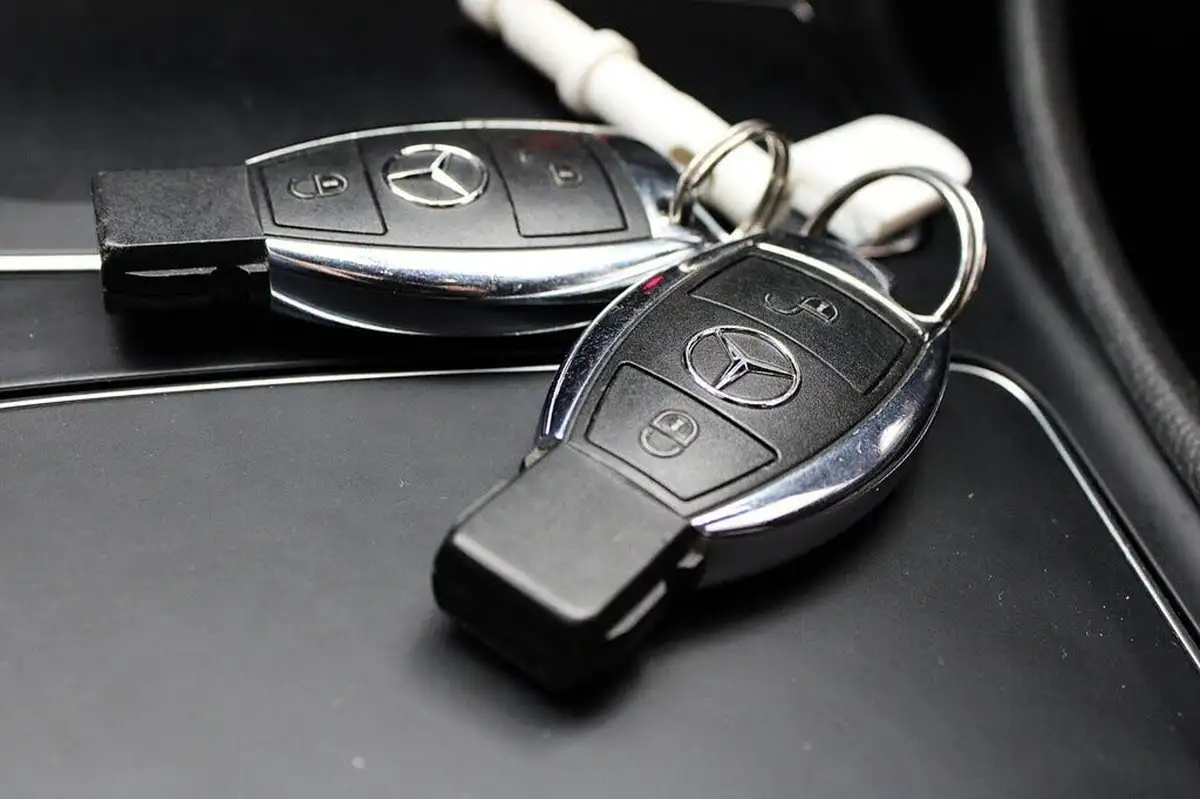 2018-mercedes-benz-a-class-16-a180-sport-edition-ss-7g-dct-big-40