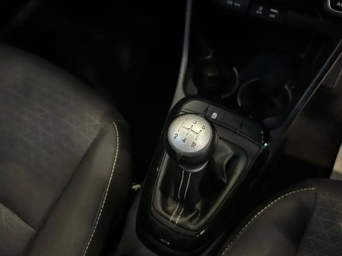 2020-kia-picanto-10-2-4-seats-big-10