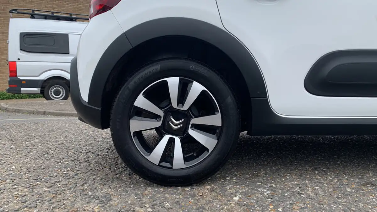 2024-citroen-c3-12-puretech-plus-83ps-big-15