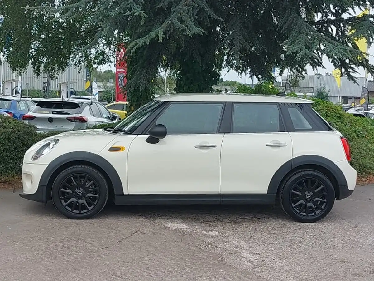 2015-mini-cooper-12-one-ss-5d-big-3