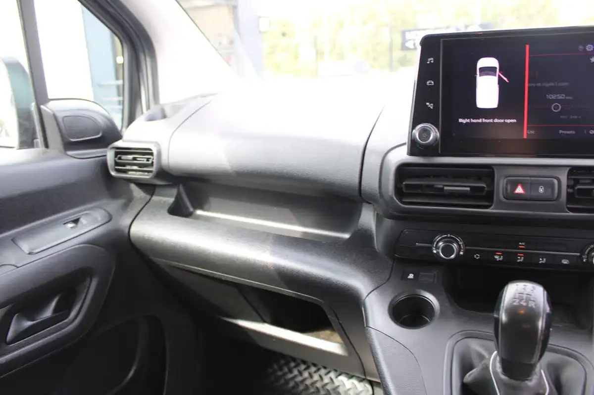2018-citroen-berlingo-16bluehdi-650-enterprise-big-42