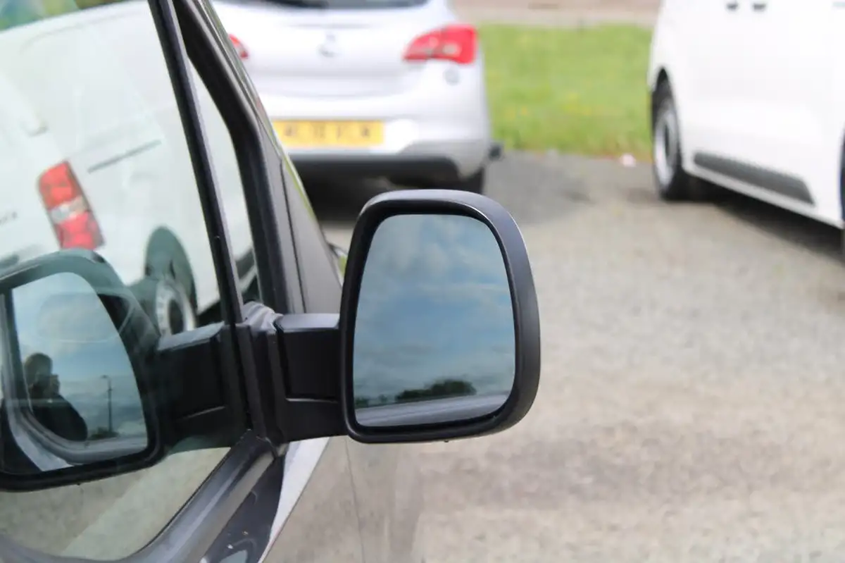 2018-citroen-berlingo-16bluehdi-650-enterprise-big-18
