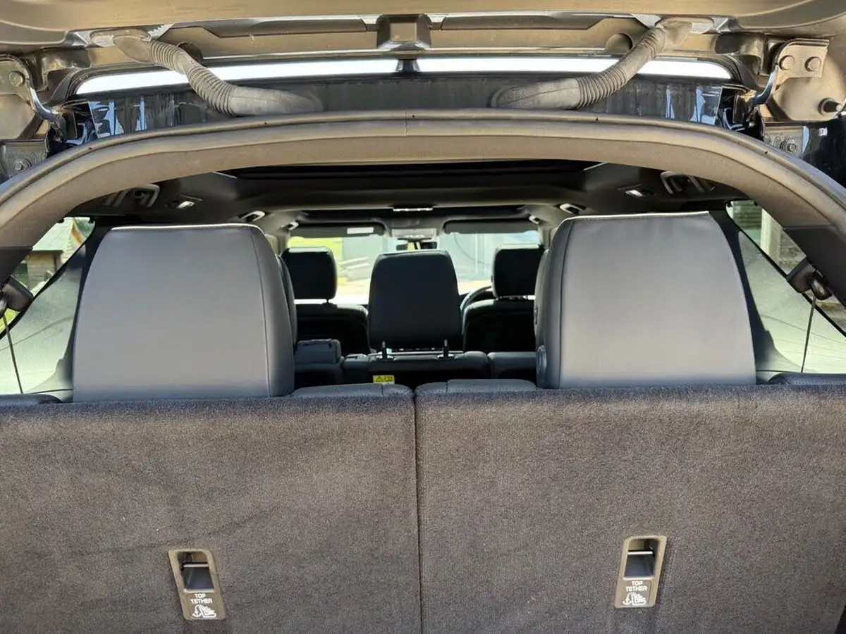2019-land-rover-discovery-30-sd6-commercial-hse-big-29