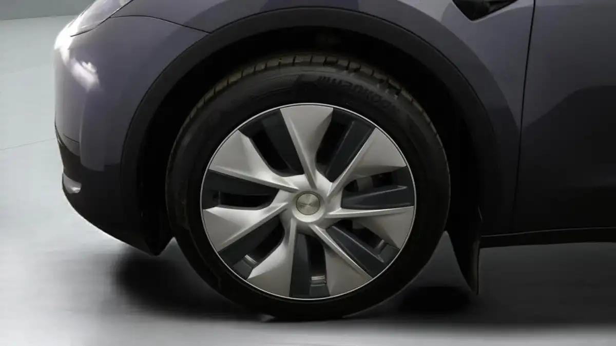 2022-tesla-model-y-e-rwd-big-18