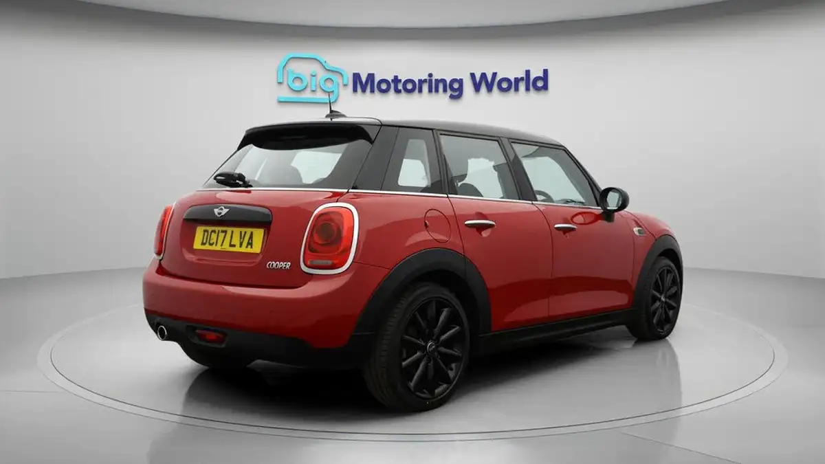 2017-mini-cooper-15-cooper-ss-hatchback-5d-big-7