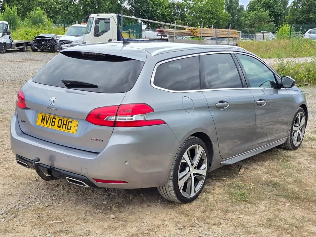 2016-peugeot-308-sw-20-bluehdi-gt-line-eat6-big-19